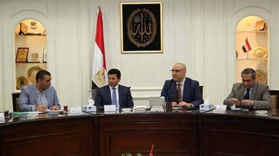 وزيران يبحثان توفير عضويات لمالكي الوحدات بالمدينة الرياضية في العاصمة الإدارية