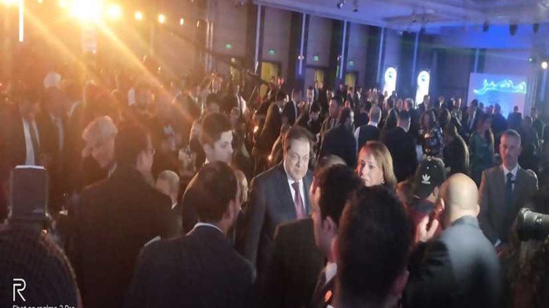 وزراء وأعضاء برلمان