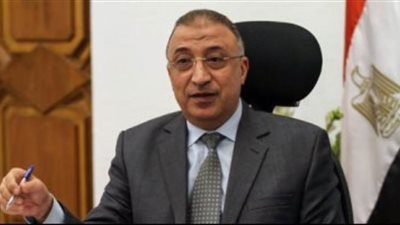 محافظ الإسكندرية فتح حسابًا بنكيًّا لمساندة عمال اليومية