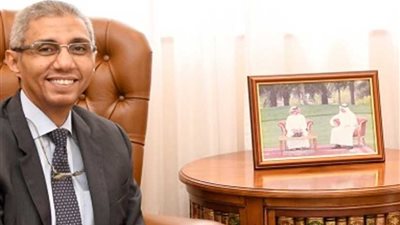 السفير المصرى لدى البحرين يبحث مع رئيس هيئة السياحة بالمنامة التعاون الثنائي