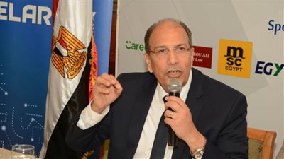 توقيع عقد لتنفيذ أعمال البنية التحتية لمناطق صناعية بقنا وسوهاج