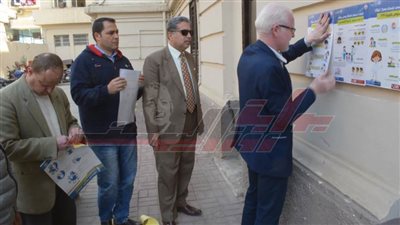 ملصقات للتوعية بفيروس كورونا بكليات جامعة بنها