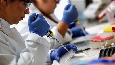 ترودو يخصص 192 مليون دولار لأبحاث تطوير لقاح فيروس كورونا