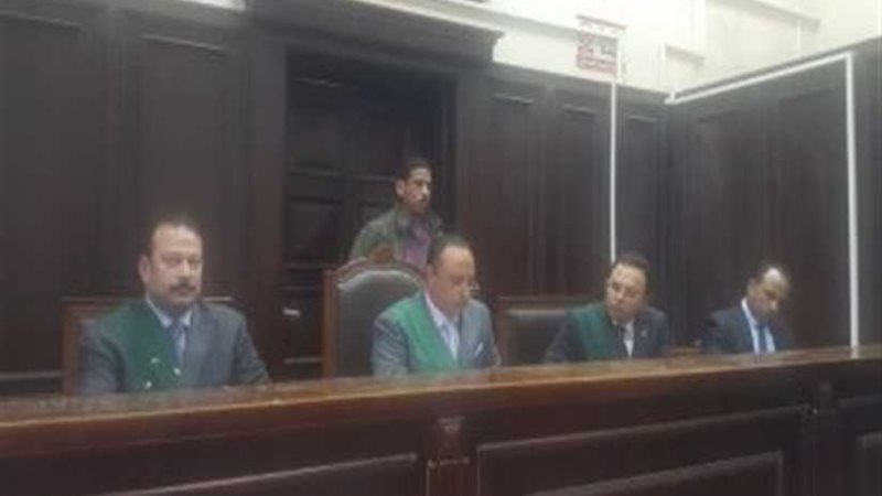 لاتجارهم في الآثار..