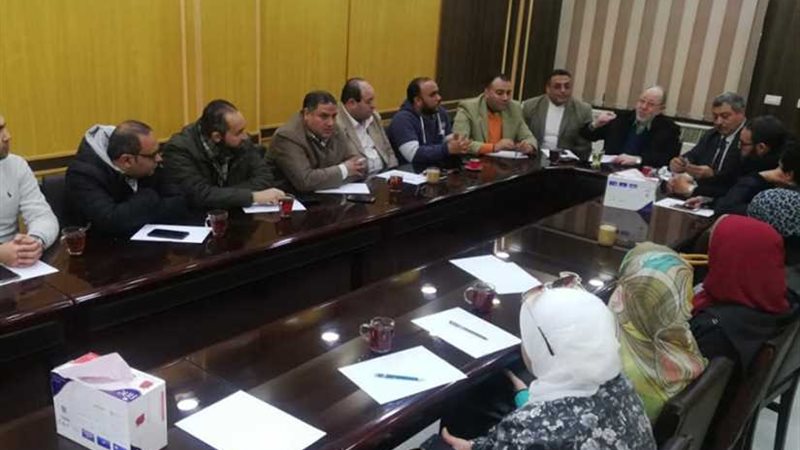 الدخلاء والسلاسل