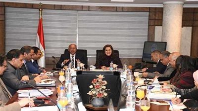 الوزير والسعيد يناقشان تفاصيل الخطة الاستثمارية لوزارة النقل