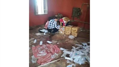 ضبط300عبوة محاليل ملقاه علي سطح مستشفي بأسيوط (صور)