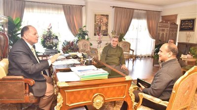 محافظ أسيوط: مواصلة حملات غلق المحلات والمقاهي بالمراكز والقرى