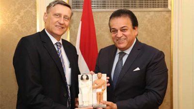 وزير التعليم العالى يستقبل السفير الألماني