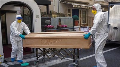إيطاليا: وفاة 743 مصابا بـ