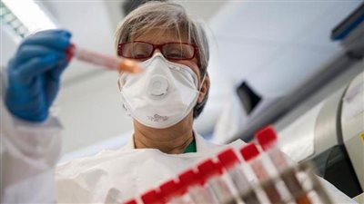 بريطانيا توفر لأكثر من 3 ملايين شخص فحص الإصابة بكورونا