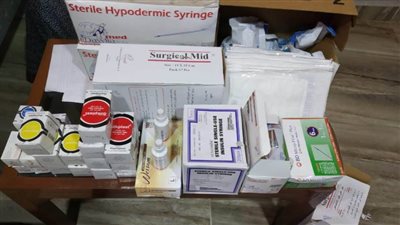 التفتيش الصيدلي بأسيوط يضبط 133 ألف جوانتي و8800 كمامة و180 لتر كحول