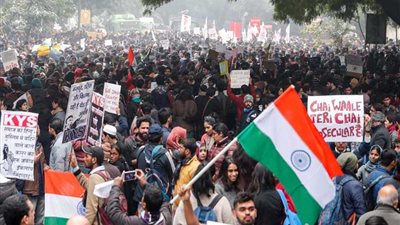 اعتقال 30 طالبا تظاهروا ضد قانون الجنسية بالهند