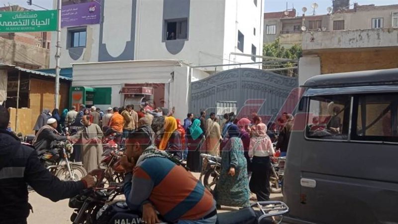 زحام علي منافذ شراء