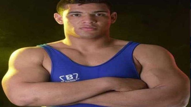 منيع المصارعة يتأهل