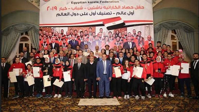 نائبا عن وزير الرياضة..