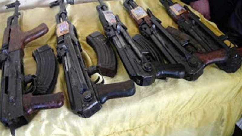 ضبط 5 قطع سلاح بحوزة