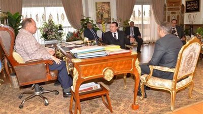 محافظ أسيوط يلتقي وفد برنامج التنمية المحلية لصعيد مصر