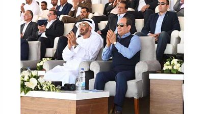 السيسي وولي عهد أبو ظبي يفتتحان مهرجان شرم الشيخ التراثي العربي