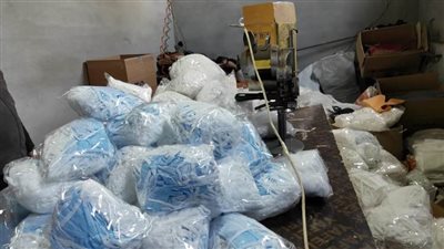 تفاصيل ضبط 5 آلاف كمامة داخل ورشة خياطة بالدقهلية