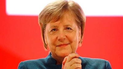 ميركل ترحب بمشاركة المشير خليفة حفتر في مؤتمر برلين