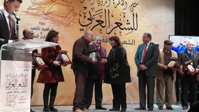 الشاعر قاسم حداد الفائز بجائزة ملتقى القاهرة للشعر العربي