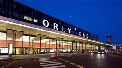 فرنسا تغلق مطار 