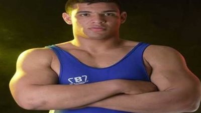 عبد اللطيف منيع: عملت فى ورشة خراطة والشغل مش عيب