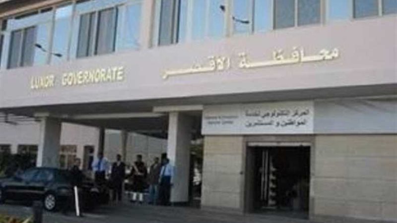 فتح طريق (الأقصر-أسوان