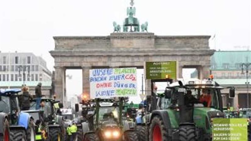 آلاف المزارعين الألمان