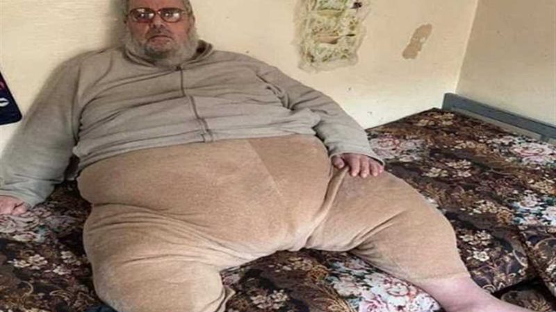 مفتى داعش يتبول على