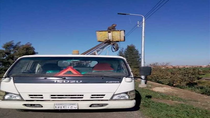 صيانة 457 عمود وكشاف