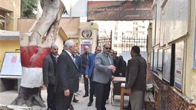 محافظ أسيوط يتفقد لجان الشهادة الإعدادية