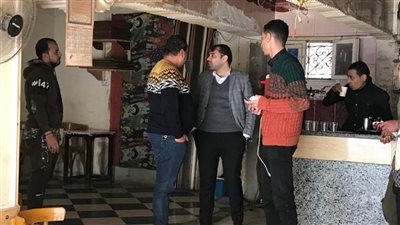 حملة تفتيشية على الكافيهات وإغلاق الأسواق العشوائية بالمنصورة