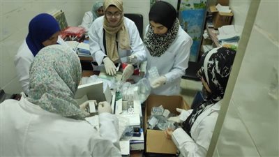 توزيع العلاج لمرضى الأمراض المزمنة بمنازلهم بالشرقية