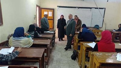 ٤٦ ألف طالب بالأول الثانوي يؤدون امتحان الجبر ورقيًا بالدقهلية
