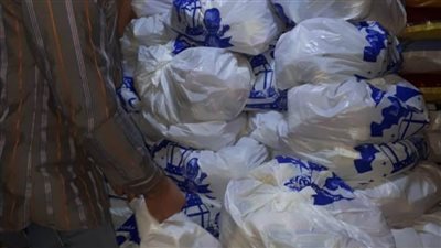 توزيع شنط مواد غذائية للفقراء بقرية بهيرمس بالجيزة