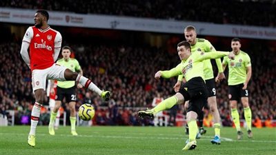 شيفيلد يونايتد يحبط أرسنال في ملعب الامارات