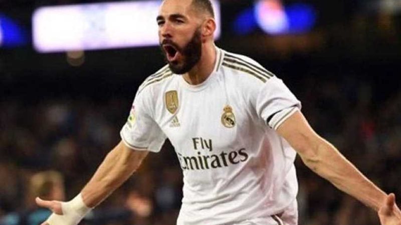 عودة بنزيما لقائمة