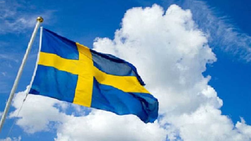 السويد تستدعي سفير