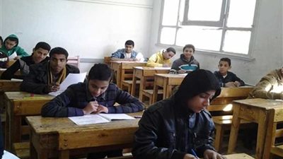 محافظ الجيزة يوجه بمنع الضوضاء أثناء اطمئنانه على سير امتحانات الإعدادية