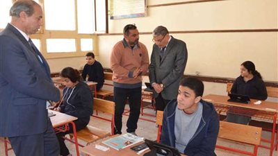 محافظ المنيا يتابع انتظام سير الامتحانات