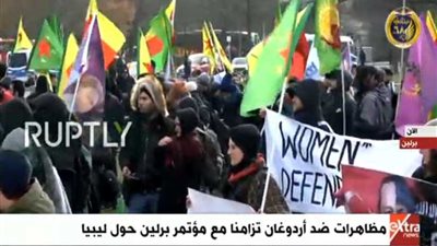 المتظاهرون يتوافدون إلى ميدان الجمهورية ببرلين للتظاهر ضد 