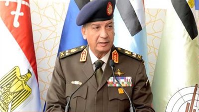وزير الدفاع يشهد حفل انتهاء فترة 