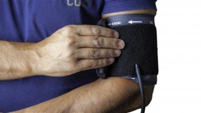 كيف يتم اختيار الذراع لقياس الضغط