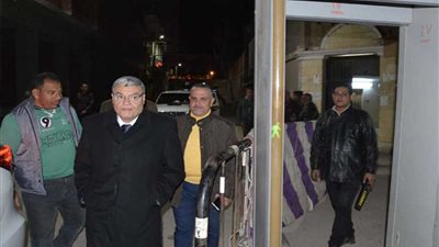 محافظ المنيا يتفقد تأمين الكنائس