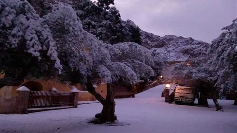 الثلوج تغطي سانت