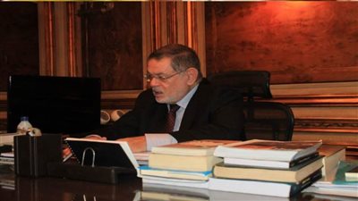 ثروت الخرباوى يكشف السيناريو تفاصيل «عزل بديع» من مكتب إرشاد الإخوان!