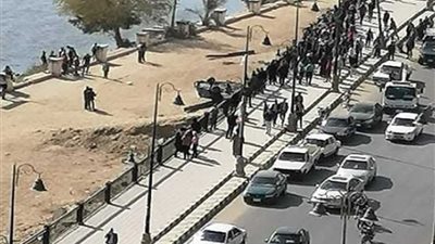 سيارة تقتحم كورنيش بني سويف وتقتل شابا وتصيب سيدة