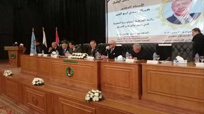 وزير التعليم العالي يشارك في تأبين الدكتور كمال أبو الخير